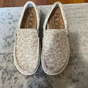 Womens Hey Dudes- like NWT